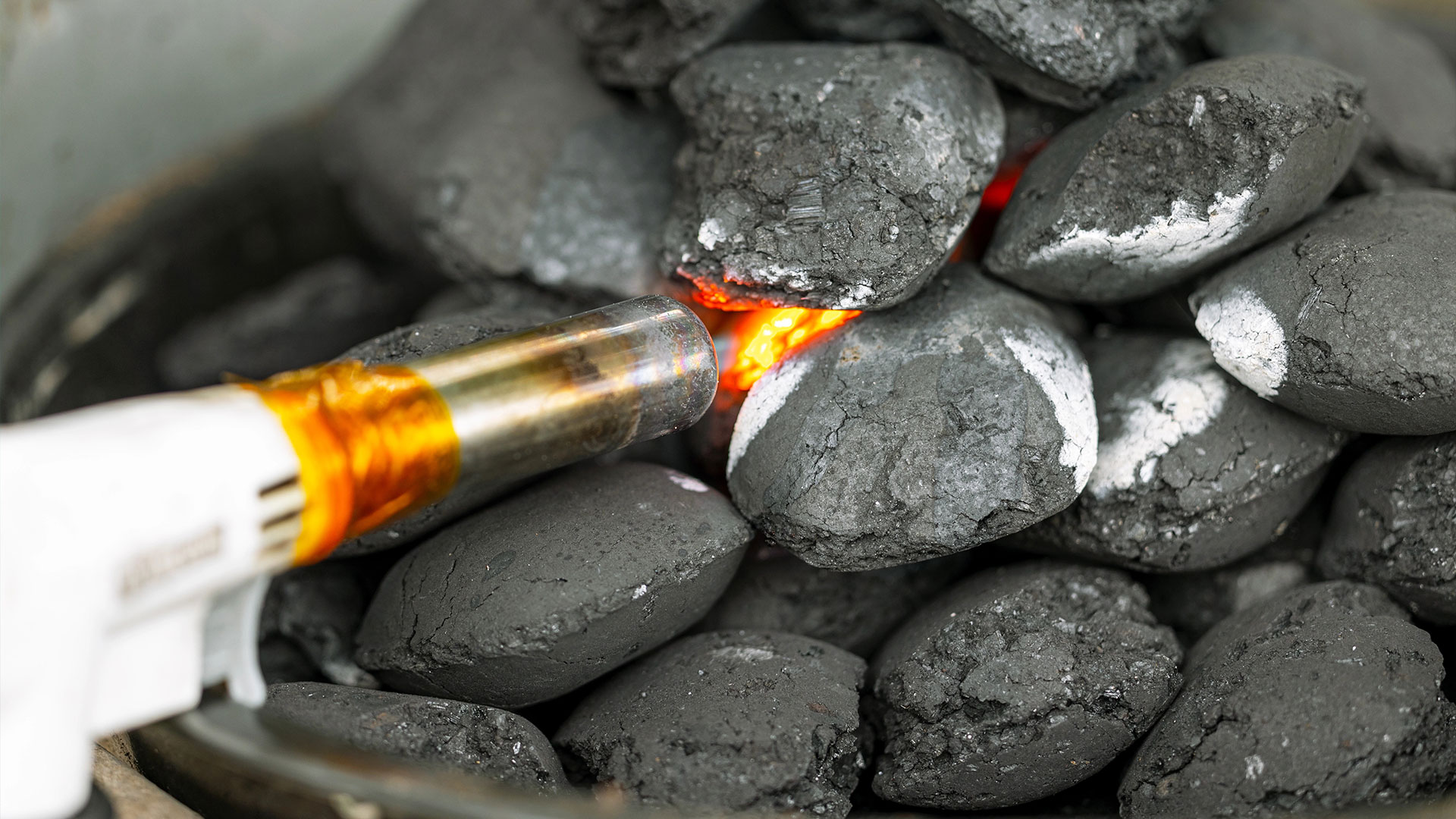 Kann man Grillkohle für Shisha benutzen – Fakten, Risiken und bessere Alternativen 1